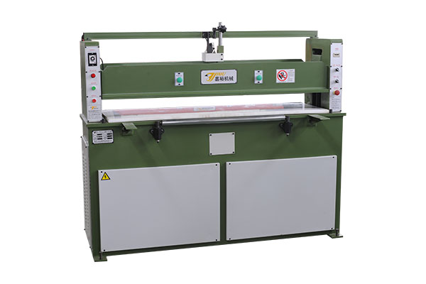 精密四柱裁断机